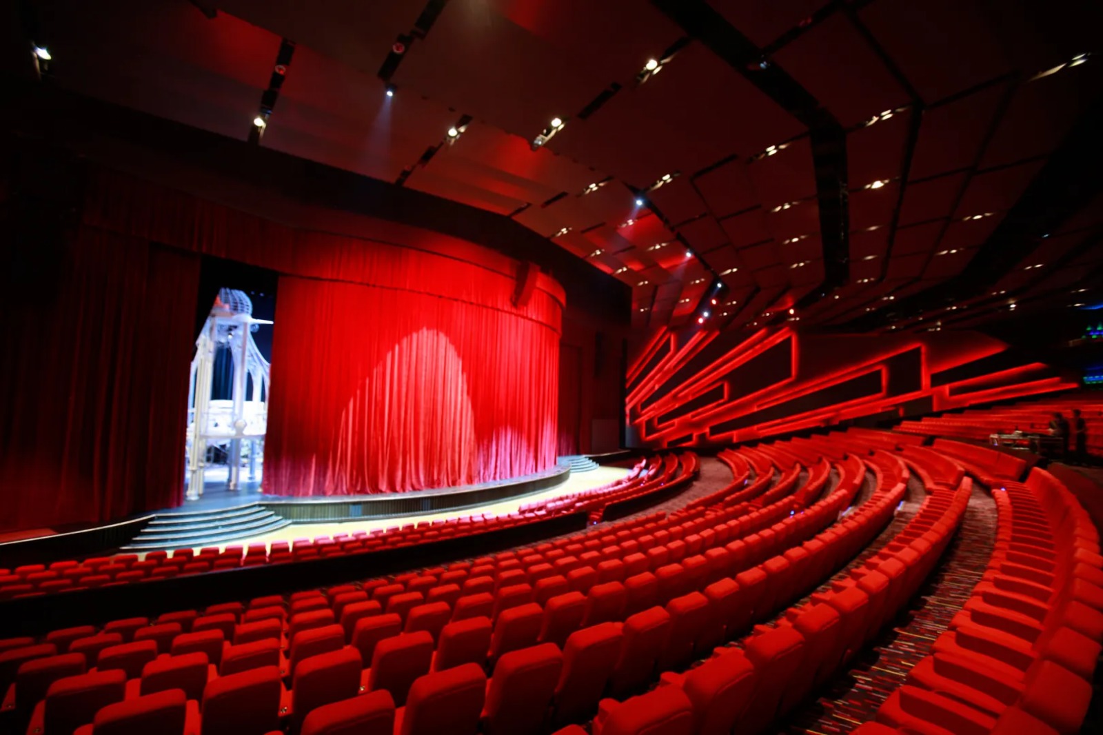 Türkiye'de Sahne Sanatları: Umut mu, Direniş mi?